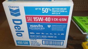 lot 7 image: Chevron Delco Heavy Duty Diesel Engine Oil (3- 1 gal.)