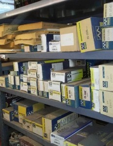 lot 288 image: (2) Shelves Tie Rods