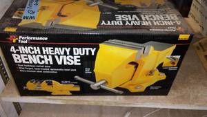 lot 322 image: NEW 4 in. Bench Vise