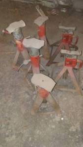 lot 557 image: 6 Jack Stands. Loc CS