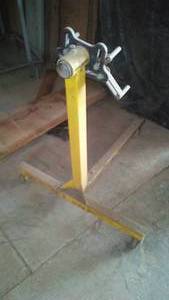 lot 563 image: Engine Stand. Loc CS