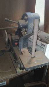 lot 570 image: Craftsman Belt Sander. Loc G