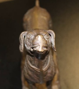 lot 6 image: Vintage Metal Decorative Dog