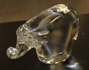 lot 7 image: Vintage Glass Decorative Elephant  Kristaluxus