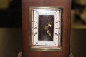 lot 27 image: Vintage Wooden German Cuckoo Clock Mfg Co