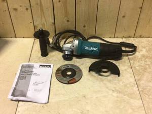 Makita 7.5 Amp 4-12 in. Paddle Switch Angle Grinder&nbsp&nbspCustomer Returns&nbsp See Pictures