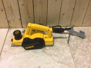 DEWALT 5.5 Amp Corded 3-14 in. Portable Hand Planer  USED&nbspCustomer Returns&nbsp See Pictures