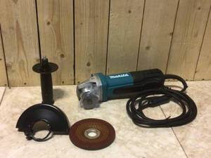 Makita 7.5 Amp 4-12 in. Paddle Switch Angle Grinder&nbsp&nbspCustomer Returns&nbsp See Pictures