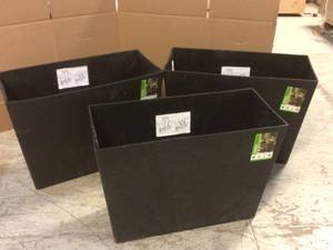 Tierra Verde Sonata 20 in. H x 28 in W. Rectangle Slate Rubber Self-Watering Trough Planter&nbsp&nbspCustomer Returns&nbsp See Pictures