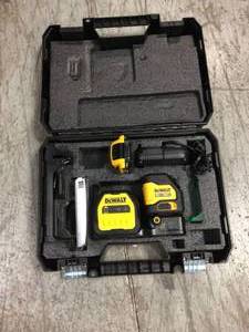 20-Volt Max Lithium-Ion Cordless Green Cross-Line Laser Level Kit with 2.0 mAh Battery, Charger and Tstak Case by DEWALT Customer Returns See Pictures