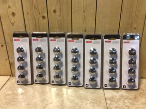 Lot of 7 Silverton 1-14 in. (32 mm) Polished Chrome Round Cabinet Knob (4-Pack) by Delta Customer Returns See Pictures