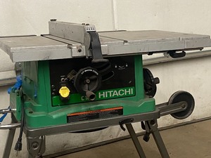 lot 14 image: Hitachi 10 Table-Saw Set