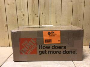 lot 68 image: Husky Black Handyman Tool Belt (12-Pocket) Customer Returns See Pictures