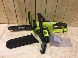 lot 96 image: RYOBI 40V Brushless 14 in. Cordless Battery Chainsaw  MISSING COVER TOP Customer Returns See Pictures