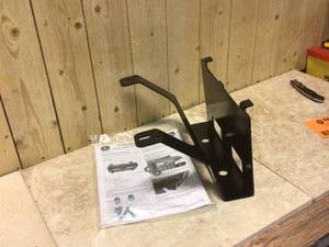 lot 97 image: John Deere Weight Bracket for 100 Series Tractors Customer Returns See Pictures