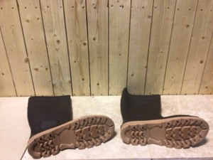 lot 36 image: Heartland Mens Size 11 Brown Barnyard Rubber Boot Customer Returns See Pictures