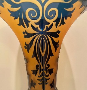 lot 34 image: Amazing Amber and Black Cameo Style Vase
