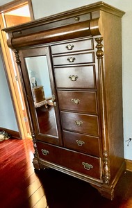 lot 38 image: Adorable Armoire with Mirrored Cabinet Door