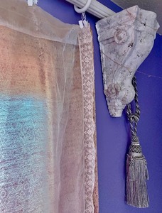 lot 49 image: Curtain Rod and Curtains