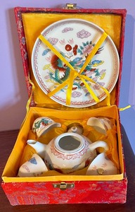 lot 59 image: Asian Gift Sets