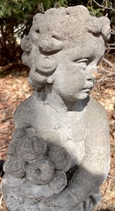 lot 127 image: Cement Yard Decor Figurine