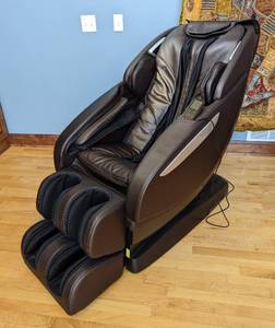 lot 3 image: Infinity Altera Full Body Zero Gravity 3D massage Chair