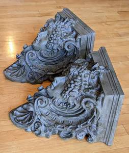 lot 10 image: Ornate Figural Wall Shelves