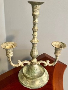 lot 154 image: Delightful Decor Grouping