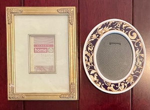 lot 159 image: Pretty Photo Frames