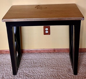 lot 168 image: Classy Accent Table