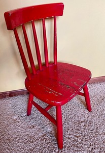 lot 165 image: Vintage Childrens Chair