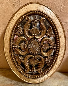 lot 175 image: Stellar Shelf with Mirrored Decor