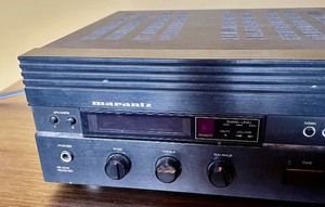 lot 179 image: Marantz Receiver