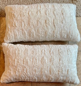 lot 188 image: Four Accent Pillows