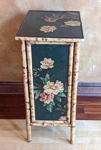 lot 82 image: Beautiful Bamboo Accented Painted Side Cabinet