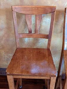 lot 89 image: Counter Height Wood Stool Set of Three