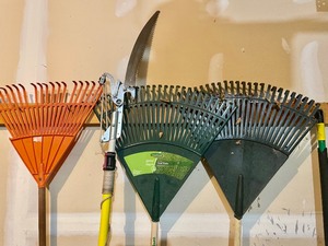 lot 213 image: Long Handled Tool Grouping