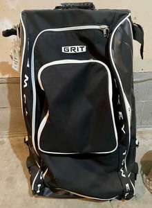 lot 217 image: Grit Hockey Bag and Various Equipment