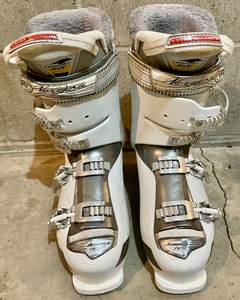 lot 222 image: Nordica Cruise Ski Boots