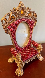 lot 245 image: Charming Chair Picture Frame