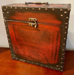 lot 248 image: Home Decor