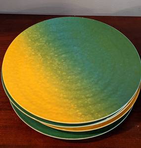 lot 122 image: Target Melamine Dish Set