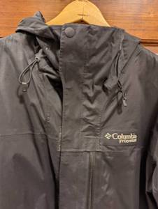 lot 205 image: Mens Columbia Titanium Waterproof Jacket