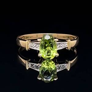 Luscious Green Inviting Sparkle Oval Peridot &amp Diamond Estate Ring in 14k Yellow Gold