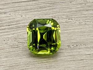 Delicious 3.59 Carat Candy Apple Green Natural Peridot Gemstone AAA Quality $1000 Retail