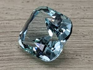 Near Perfection  4.94 Carat Natural Aquamarine Gemstone $4000 Retail