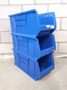 lot 5 image: QUANTUM Stackable Plastic Storage Bins (3)