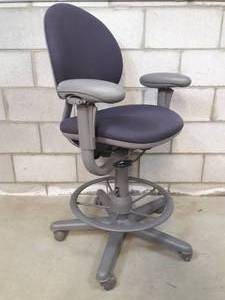lot 8 image: STEELCASE Medical Office Stool with Armrests Fully Adjustable Telescoping Tilting PurpleGrey & Foot Ring - Great Condition