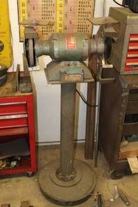 lot 33 image: Wilton Challenger 161 8 34 hp Floor Standing Grinder