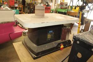 lot 37 image: Wilton 99179 Oscillating Spindle Sander